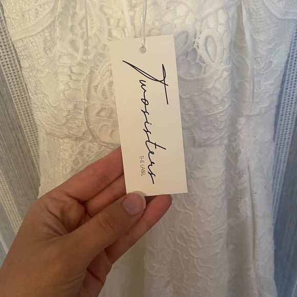 Two sisters the label. Wedding dress.  NWT - Picture 3 of 5